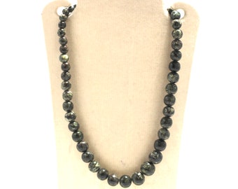 Gemstone chain, ball chain, pearl chain, moss green with black screw cap, 1960s elegant