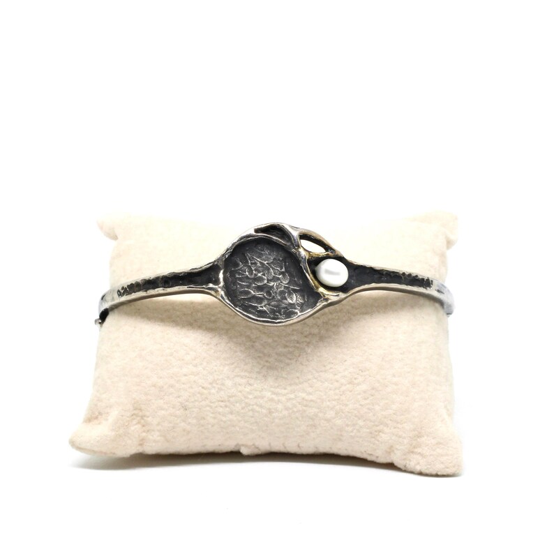 Nordic 925 silver bangle, blackened, with a white cultured pearl image 2