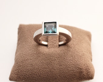 Pierre Lang Ring Silber Farbe rhodiniert Glanz Eckig mit Blautopas Stein Modern Verlobungsring