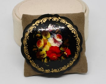 Russische Lackbrosche Brosche rund bemalt Lackmalerei Floral in Schwarz und Gold Handarbeit einzigartig Geschenk Frau