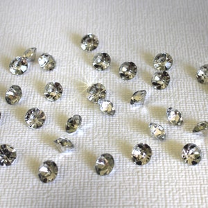 Strasssteine in Diamantform, 10mm - 30 Stück ideal zum Basteln oder für Ihre Tischdekoration