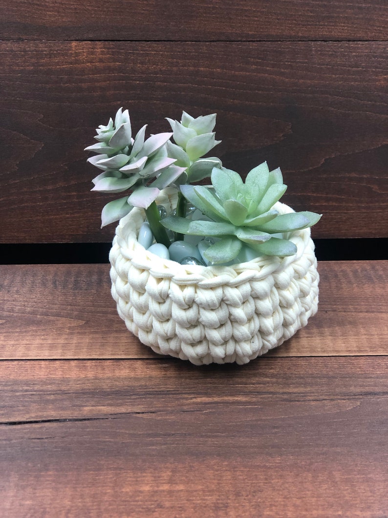 crochet flower pots pattern: PDF file and video tutorial includes two sizes, basic and mini. crochet pattern, crochet flower pot, crochet image 2