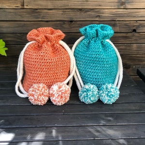 Crochet bag pattern, crochet drawstring pom pom bag pattern, backpack, bag pattern, crochet