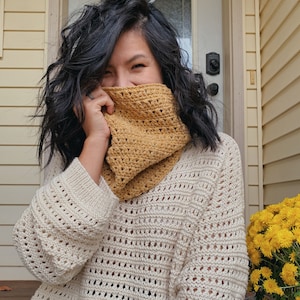 Crochet Cowl Pattern PDF digital download and video tutorial, easy crochet gift ideas, crochet cowl neck warmer pattern