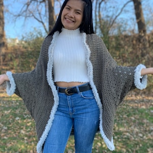 Crochet Pattern : Crochet shrug pattern for women sizes XS-4XL, PDF digital download and a ling to the video tutorial. crochet shrug pattern image 4