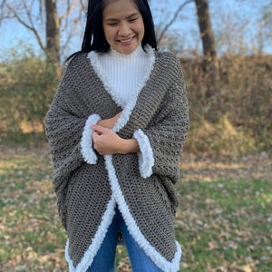 Crochet Pattern : Crochet shrug pattern for women sizes XS-4XL, PDF digital download and a ling to the video tutorial. crochet shrug pattern image 3