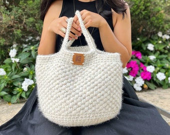 Stylish Crochet Carry All Bag Pattern PDF- Perfect for On-the-Go Organization!