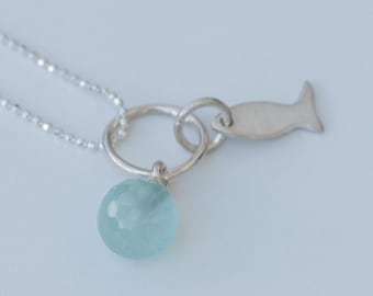 Silver necklace with chalcedony pearl and silverfish