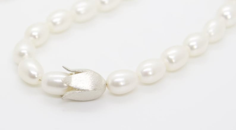 Pearl necklace with silver flower pearl necklace 46 cm image 1
