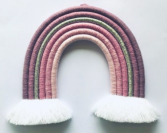 Wandbehang, Makramee Regenbogen ,,lila-rosa mit Silberstreifen''