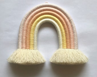 Wandbehang, Makramee, kleiner Regenbogen ,,pastell''