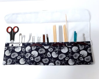 Knitting and crochet hook case, needle roll