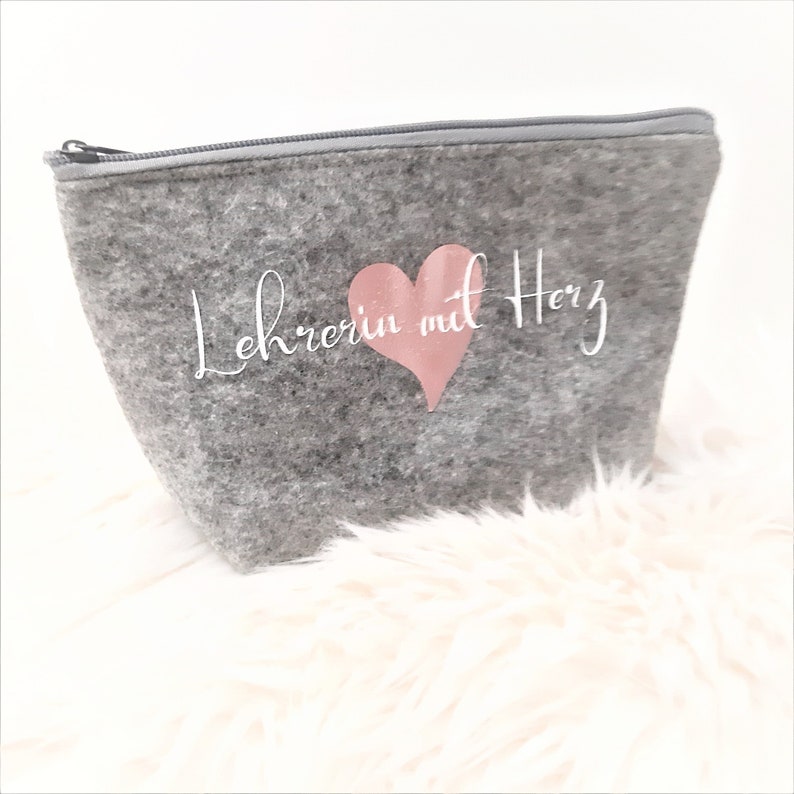 Cosmetic bag teacher with heart made of felt image 1