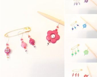 Stitch marker in set of 4 / knitting accessories, crochet accessories, row markers, round markers