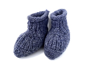 Baby socks, knitted baby shoes from 0-3 months in blue