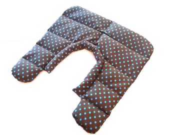 Neck and shoulder heating pillow with spelled filling