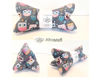 Reading pillow with owl motif, neck roll, neck pillow