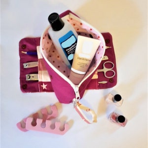 Sewing instructions Cosmetic organizer, manicure and pedicure bag with compartments on the outside flaps image 5