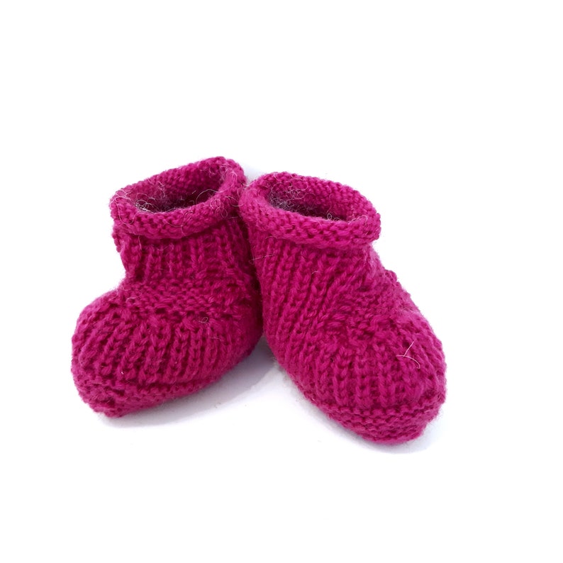 Babysöckchen, gestrickte Babyschuhe von 0-3 Monate in Pink Bild 3