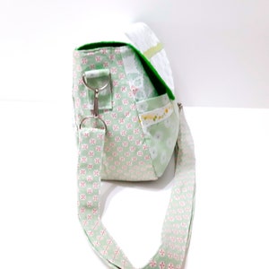 Shoulder bag with loving details image 3