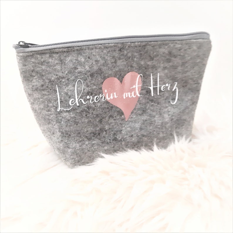 Cosmetic bag teacher with heart made of felt image 5