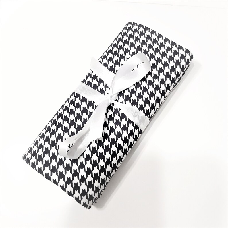 Knitting and crochet needle case, needle roller houndstooth image 4