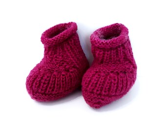 Baby socks, knitted baby shoes from 0-3 months in pink