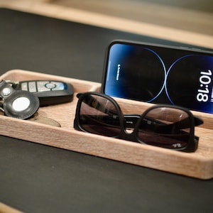 Bandeja de teléfono Catchall / KeslerMade / Madera maciza premium / Joyería / Bandeja de valet