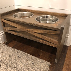 Farmhouse Pet Feed Stand