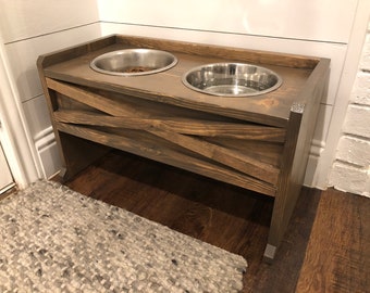 Farmhouse Pet Feed Stand