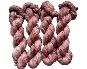 BFL silk hand-dyed wool WITHED ROSES