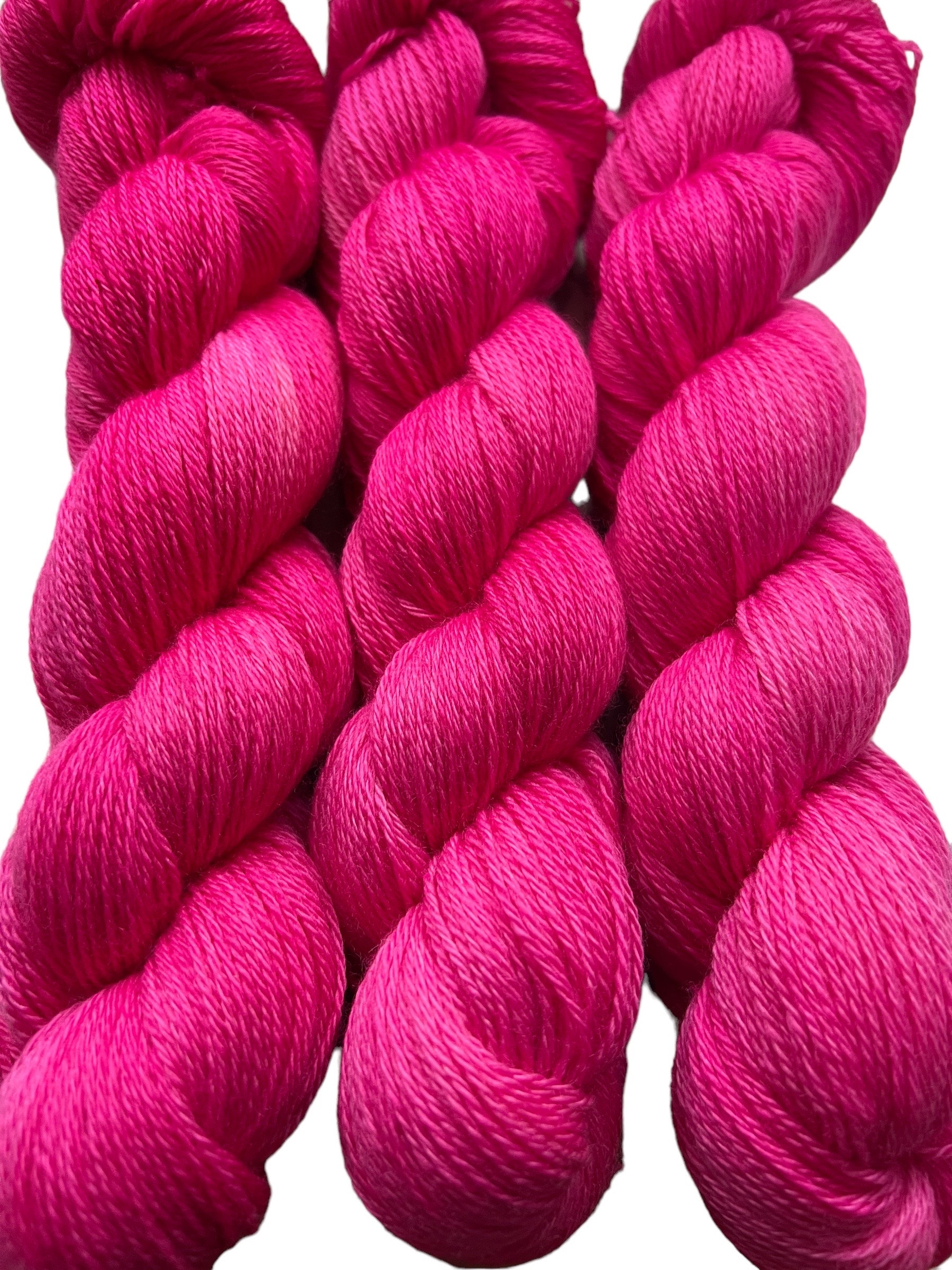 Merino Extrafine 500 lã tingida à mão magenta