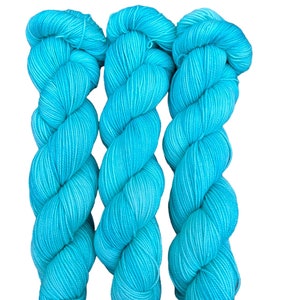 Falkland Merino superwash hand-dyed wool Turquoise