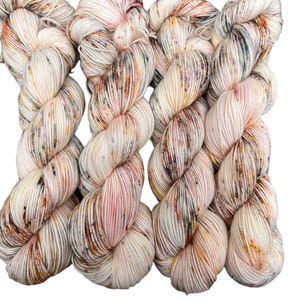 Hand-dyed Falkland Merino superwash light pebbles