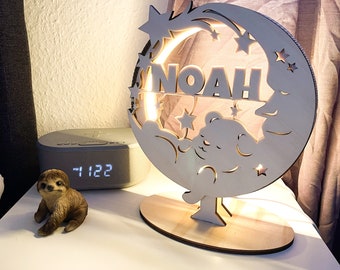 Lampe de table Moon en bois - personnalisée avec nom, motif lune, fonctionnement USB, idée cadeau pour chambre de bébé et d'enfant pour naissance et baptême