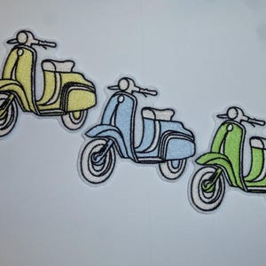 Vespa Roller verschiedene Farben Aufnäher Button Hosenflicken Flicken 7,5 x 7,5 cm
