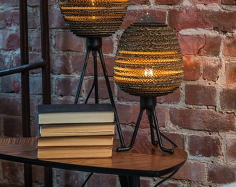 Nachtlampe aus Pappe, Minimalistische Wohnbeleuchtung, Umweltfreundlicher Handgefertigter Lampenschirm – ORGANIC S