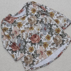 Basic Langarm-Shirt Vintage Flowers Bild 3