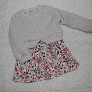 Sweater Mädchen Blumenwiese Bild 1