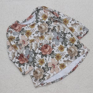 Basic Langarm-Shirt Vintage Flowers Bild 1