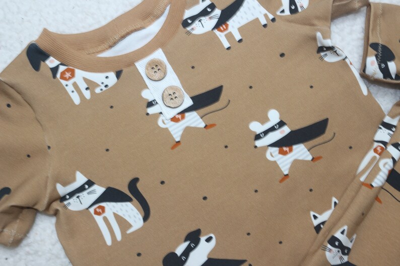 Basic Shirt Super Pets caramell image 3