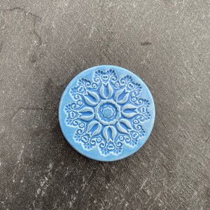 Magnet ceramic Hellblau