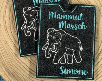 personalisierte Mammut-Marsch-Hülle mit deinem Namen - individuelle Schutzhülle für dein Trophäenbuch beim Mammut-Marsch - Geschenk Mammut