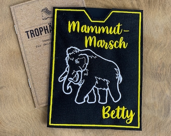 personalisierte Schutzhülle für dein Mammut-Marsch-Trophäenheft - aus wasserabweisendem Outdoorstoff - Mammutmarsch - bestickt mit Namen