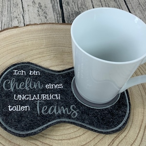 Geschenk für die Chefin - Untersetzer aus Filz bestickt - tolles Geschenk für die Chefin vom Team - Tassenuntersetzer