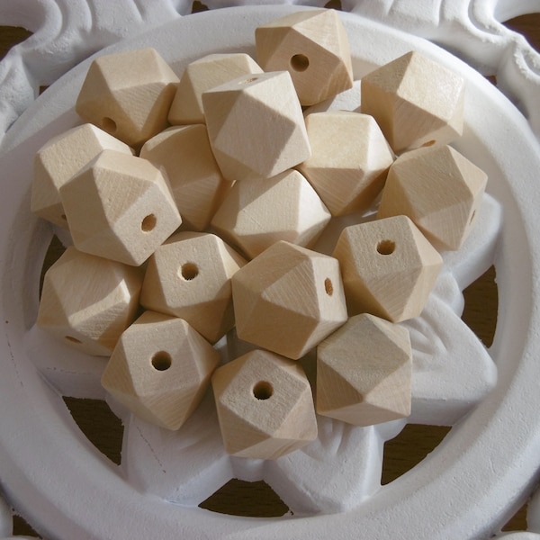 10 Holzkugel Hexagon 20mm