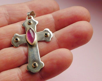 Großes Kreuz für Halskette in Silber mit Edelstein, rosa Turmalin und blau Saphir, Anhänger , religiöses Geschenk