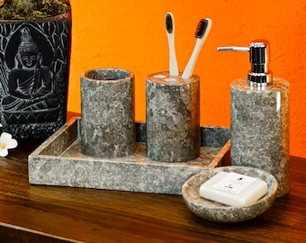 Badezimmer Accessoire Set 5-teilig Marmor natur | Set aus Naturstein Seifenspender, Seifenschale, Becher, Zahnbürstenhalter und Tablett
