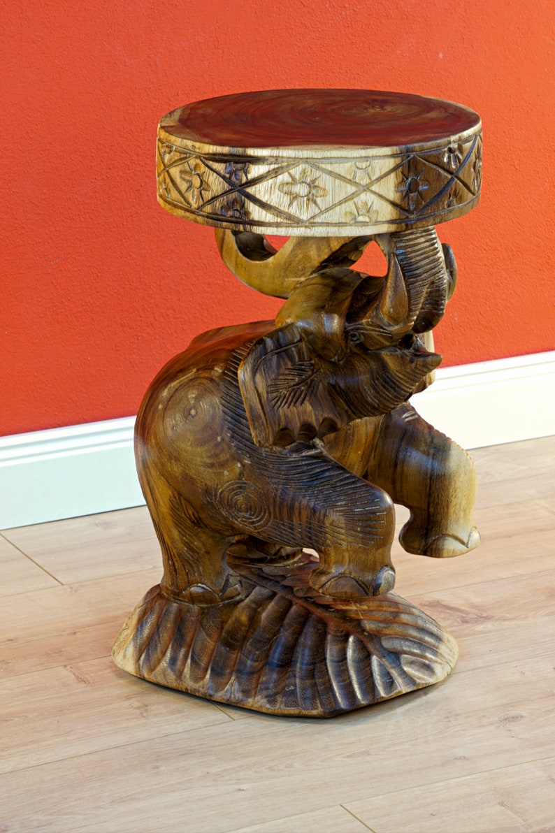 Table d'appoint en bois d'éléphant solidement sculpté 50 cm Table de salon en bois massif éléphant en acacia Table de chevet cirée en suar de Thaïlande image 3