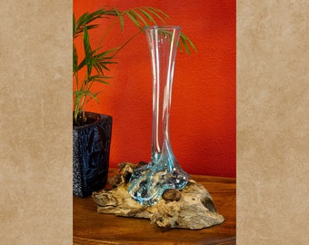 Verre fondu sur bois de loupe | Vase en verre de 40 cm sur racine de bois de teck comme objet de décoration insolite ou idée cadeau pour la Saint-Valentin, un mariage